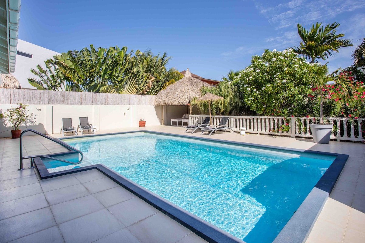 Private pool Villa at Jan Thiel Beach