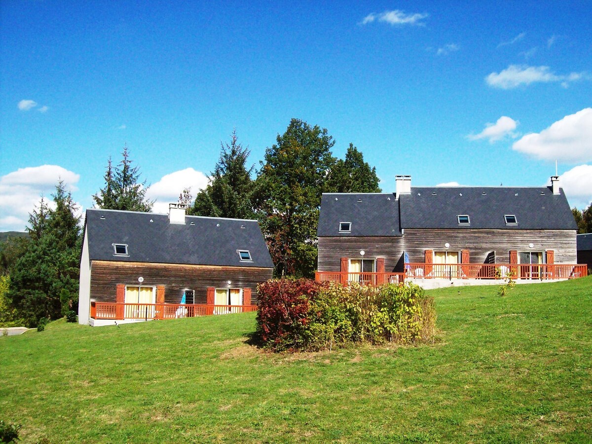 Chalet au lac de la Raviège, moyenne montagne