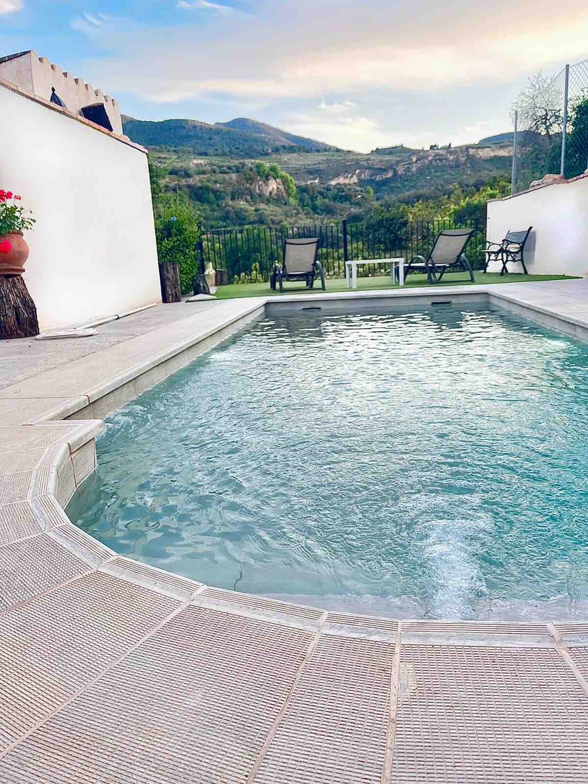 Agradable y tranquila casa rural con piscina