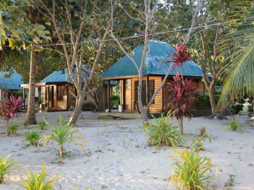 WhiteSandy Beach Lodge-Private Double OceanCottage