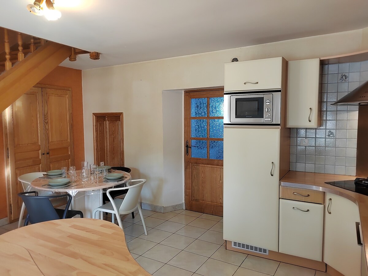 Maison 4 personnes dans petit village