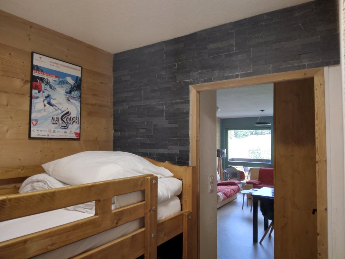 单间公寓可直接通往下坡和下坡滑雪场