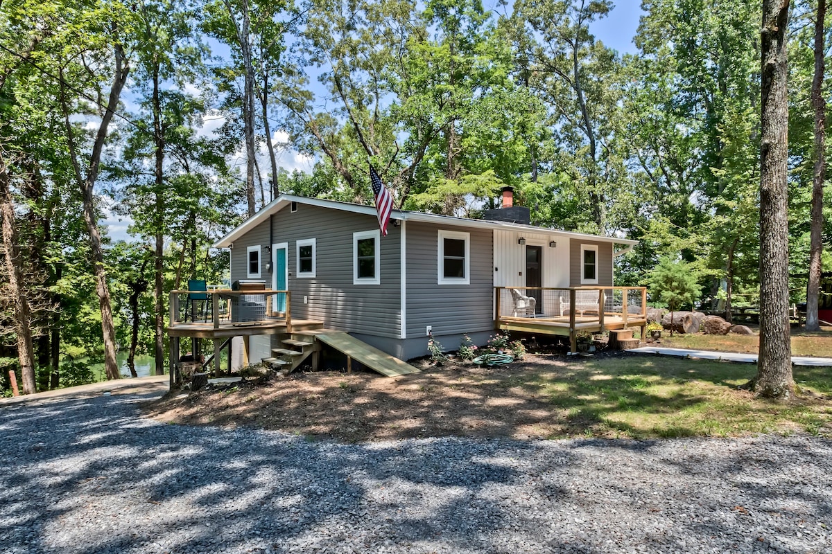 Dog Friendly Lake Chickamauga Home, Private Dock