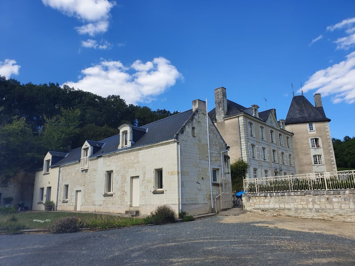 Chateau Pas de Loup农舍