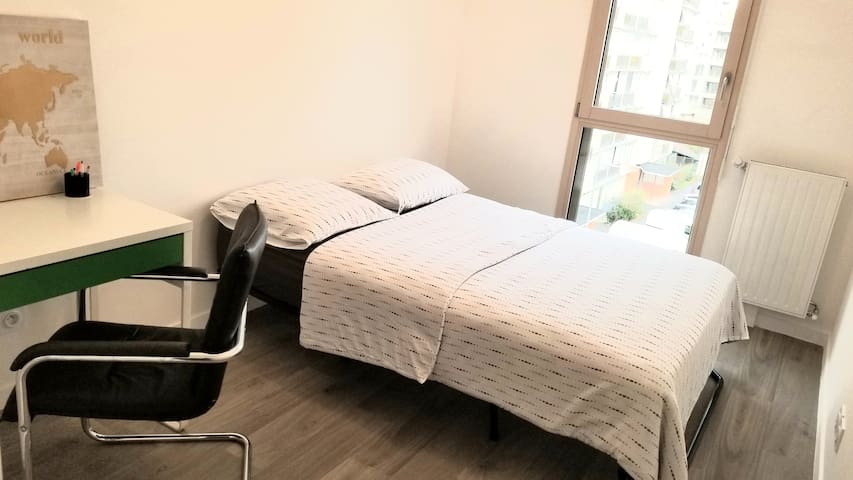 楠泰尔(Nanterre)的民宿