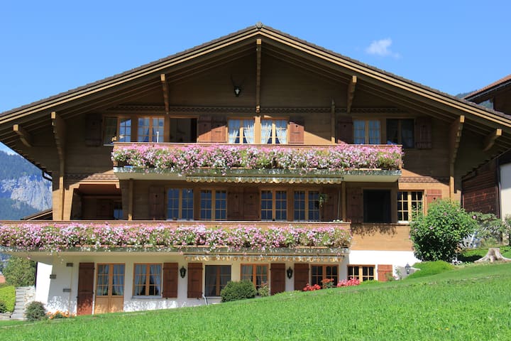 卢达本纳(Lauterbrunnen)的民宿