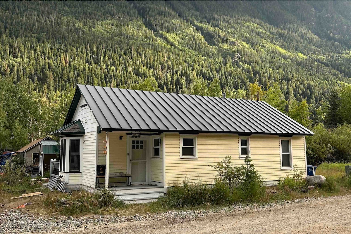 Creekside Cabin