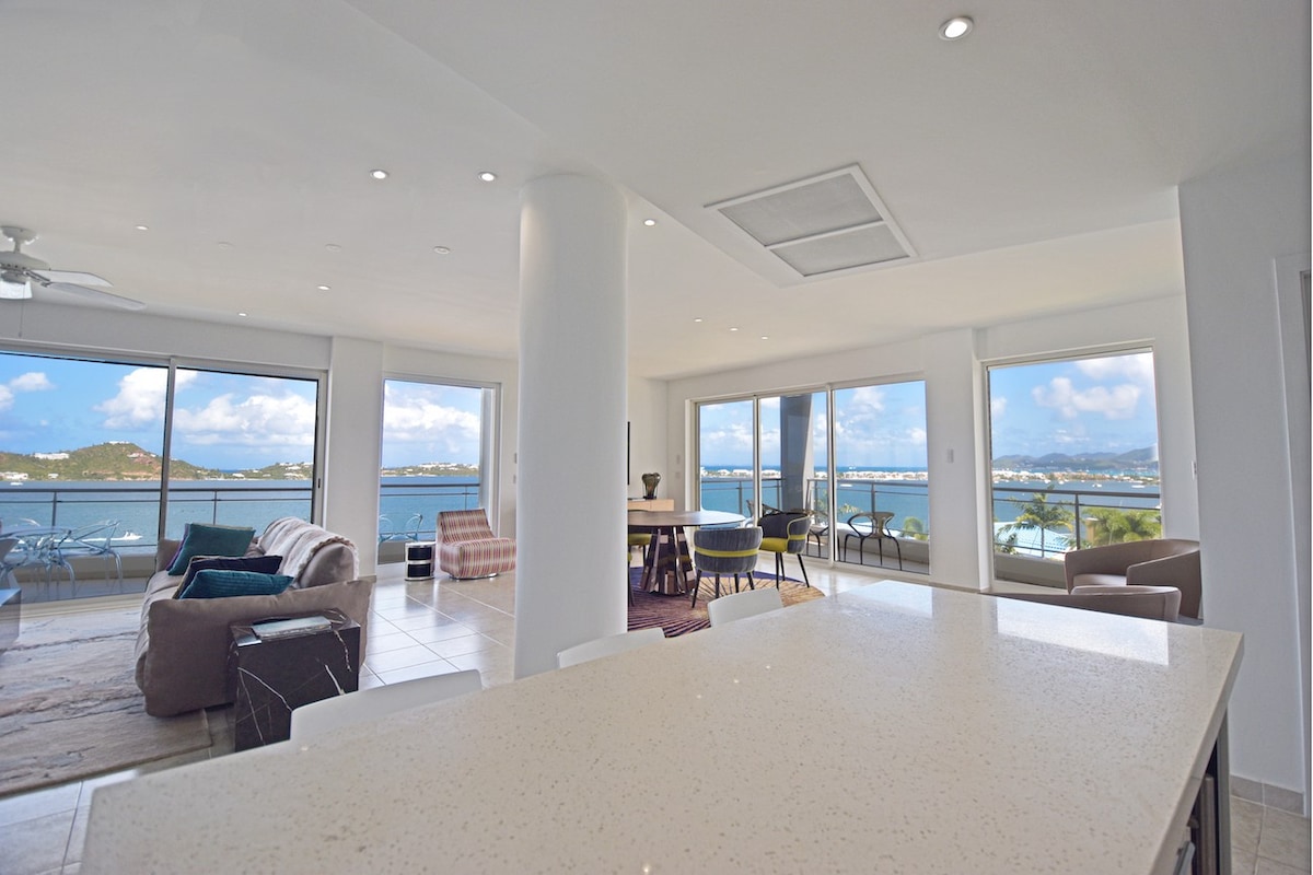 Island Time- Luxurious 2 BR Condo. Stunning views!