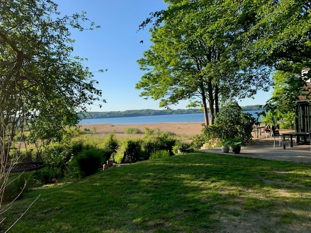 Sommerhus med unik beliggenhed ved Vejle Fjord