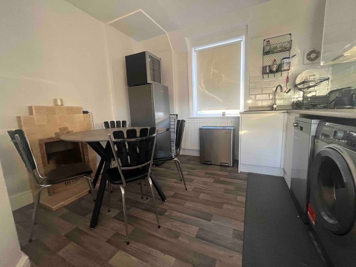 Cosy 2 bed flat in the heart of Tooting