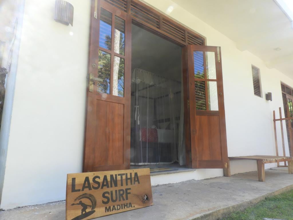 Lasantha Surf madiha