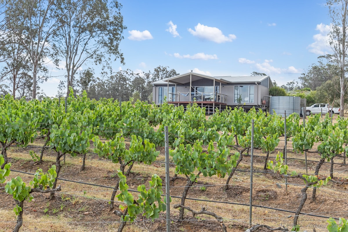 Blackwattle Luxury Vineyard Retreat