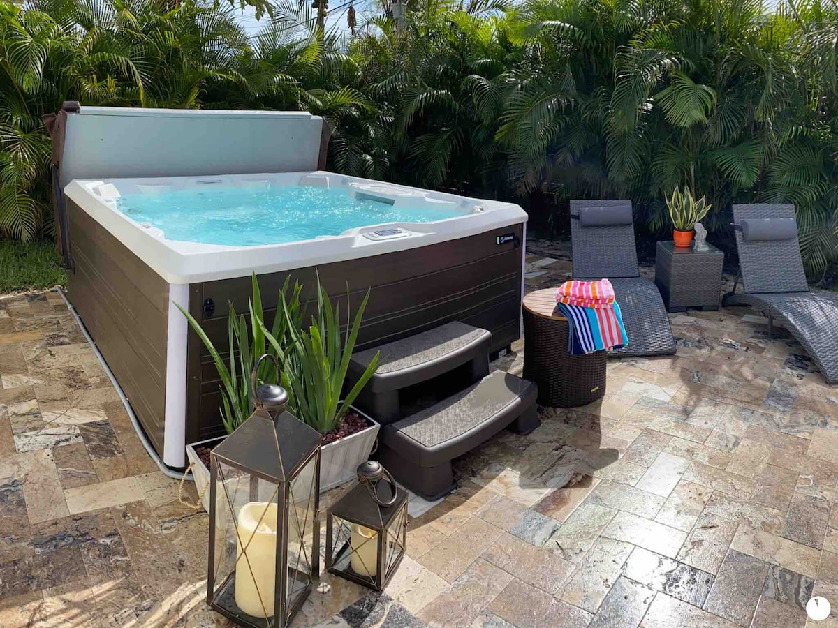 Royal Palm Retreat热水浴缸距离Coral Gables 1英里