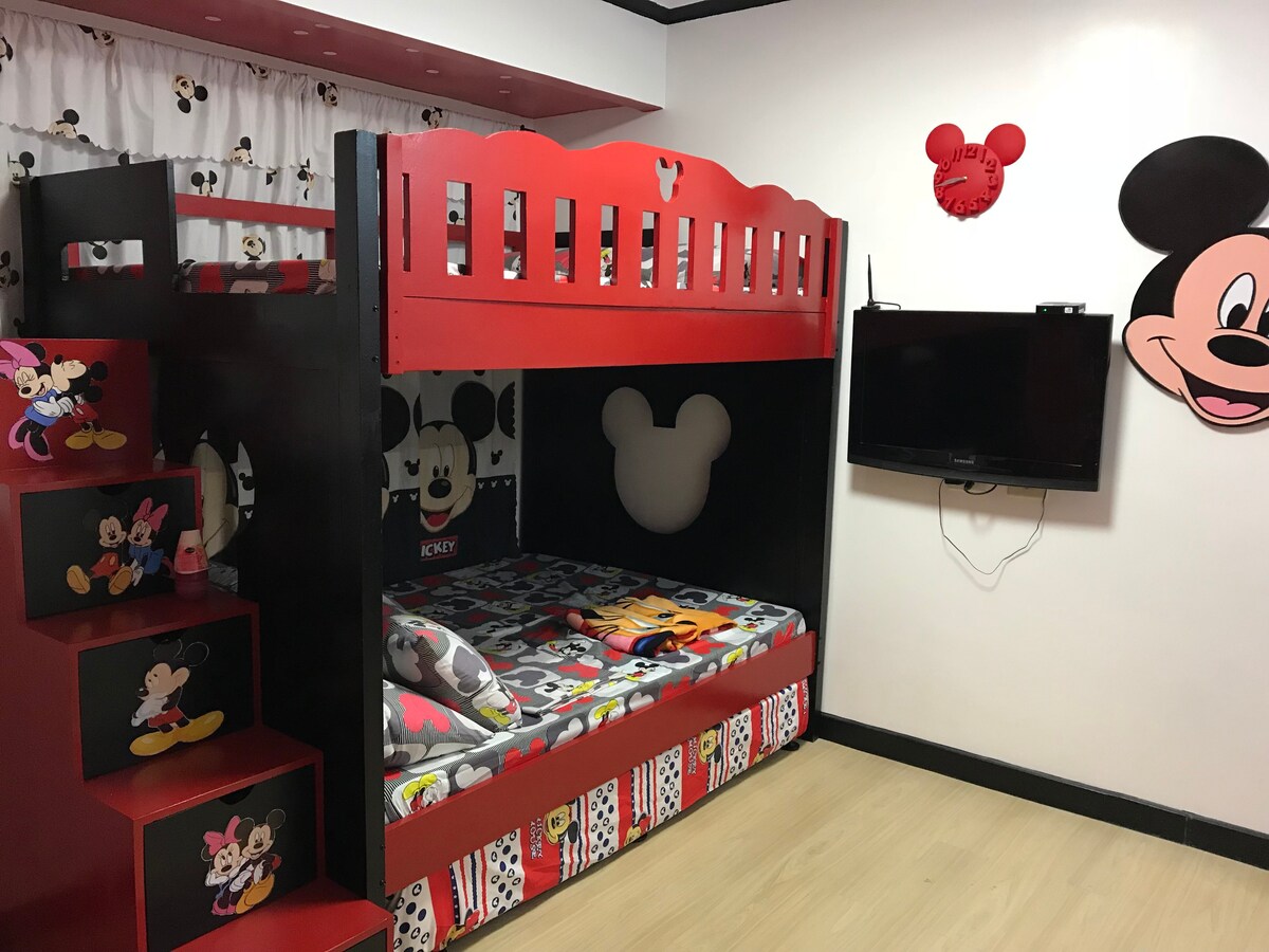 New Mickey Mouse themed condo near Wright park