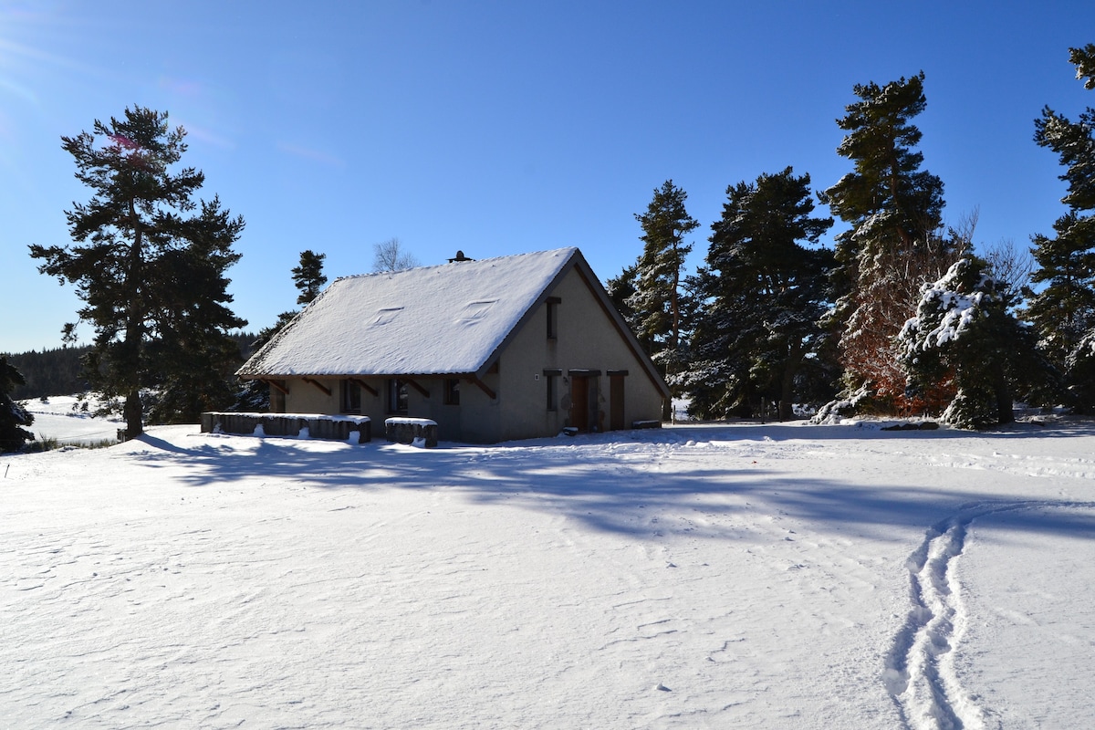 Gîte isolé en pleine nature 3*