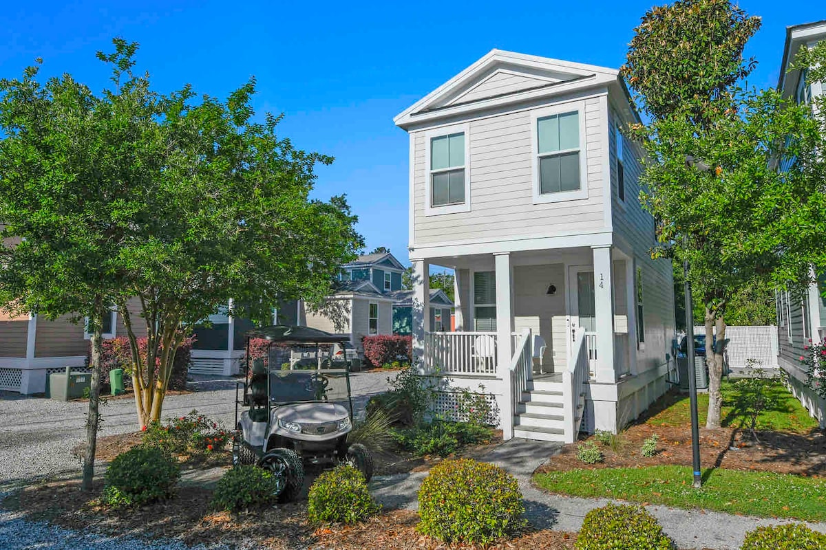 Downtown Ocean Springs Cottage with Golf Cart!