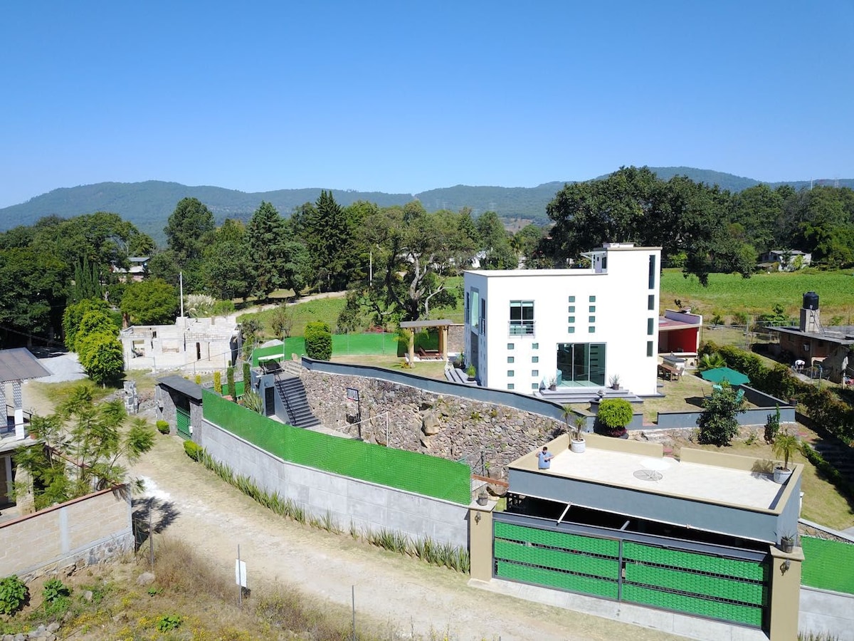 Casa Blanca Valle de Bravo