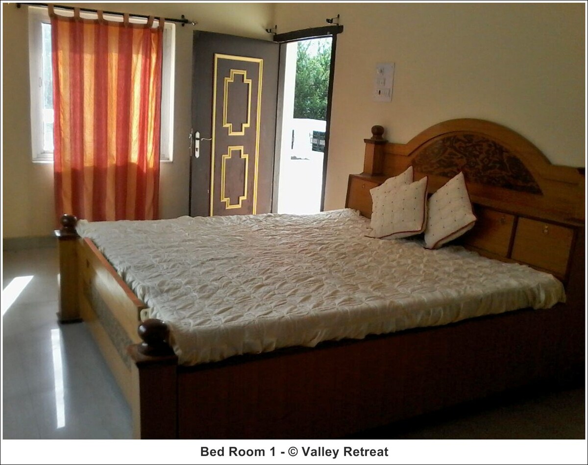 Chamunda View Room, Valley Retreat, Chowari