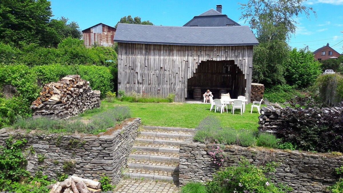 7 lits Charmante ferme de village schiste +jardin