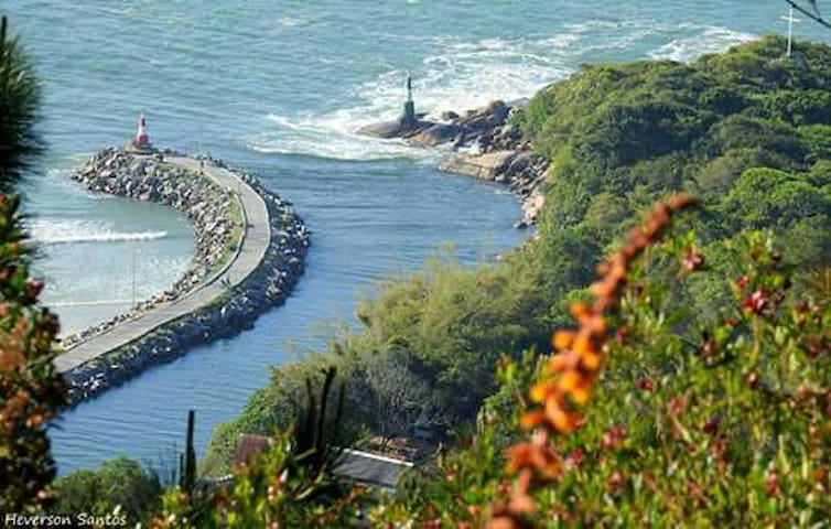 Barra da Lagoa, Florianópolis的民宿