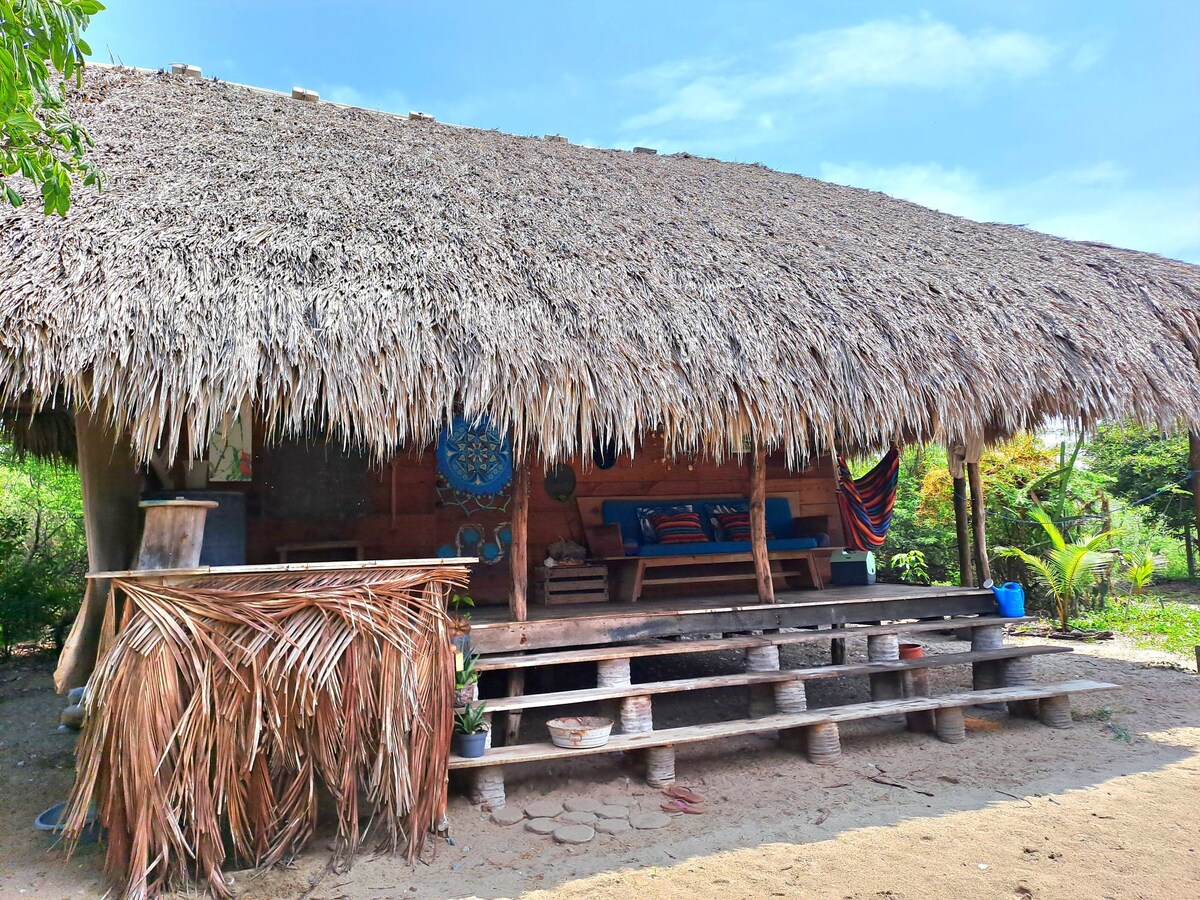 Beachfront Jungle house@Casanomoon