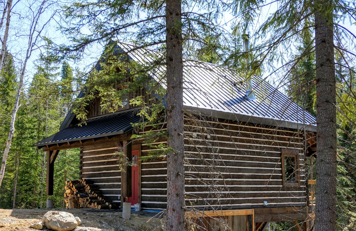 Bison Cabin Dovetail Log Mountain Life Getaway