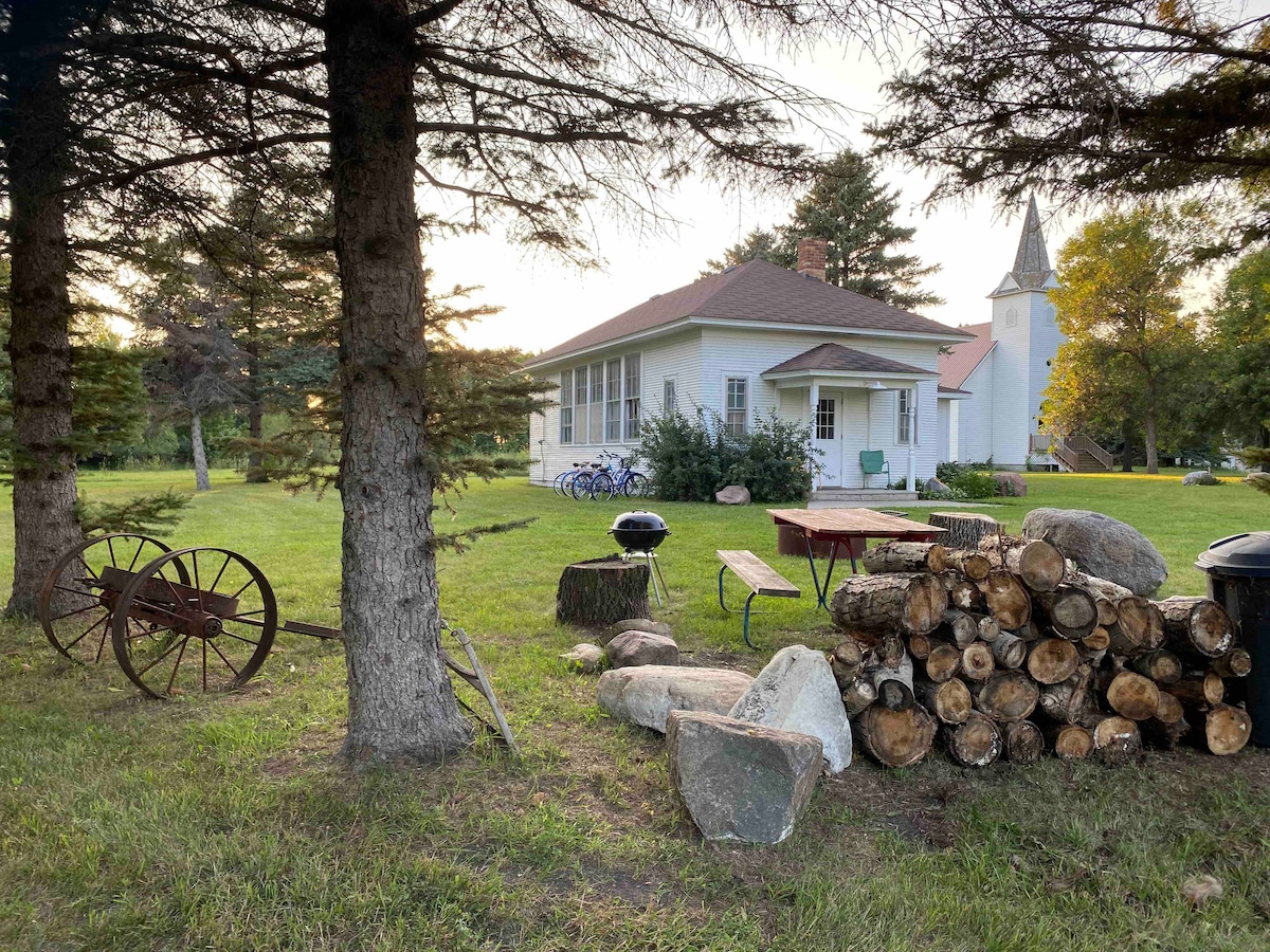 The Prairie Cottage (Bethany Prairie School)