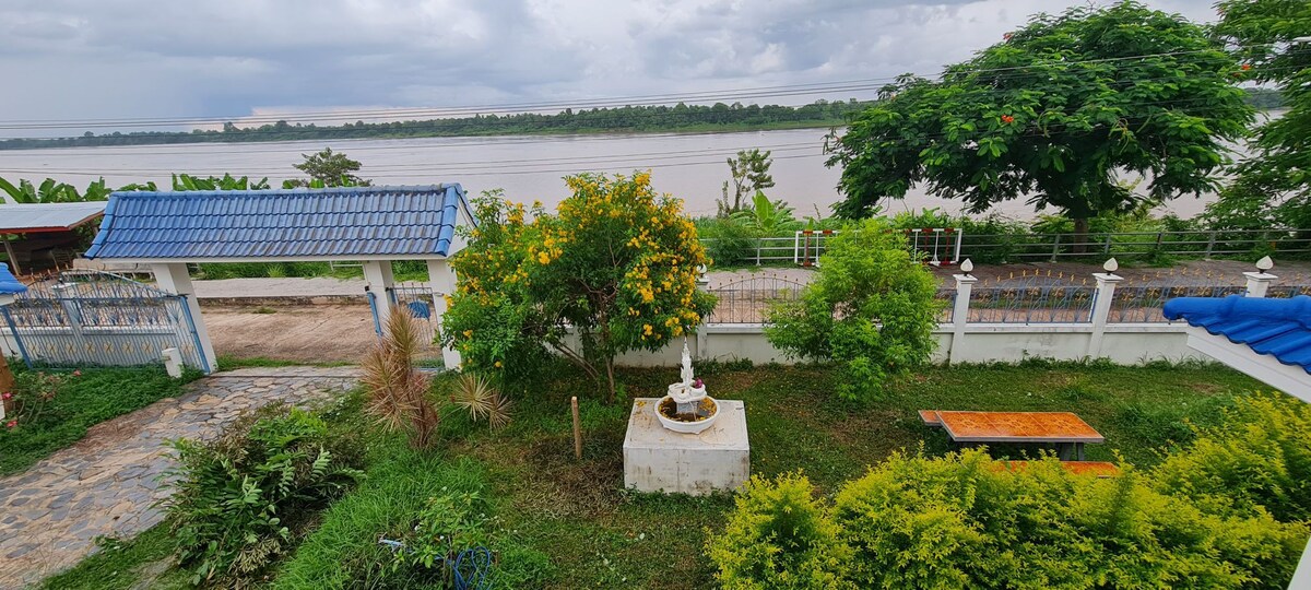 3间卧室，可欣赏湄空河（ MaeKhong river ）的超级美景