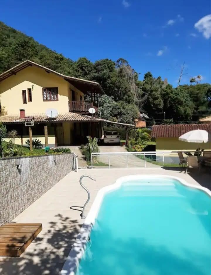 Casa com piscina e hidromassagem