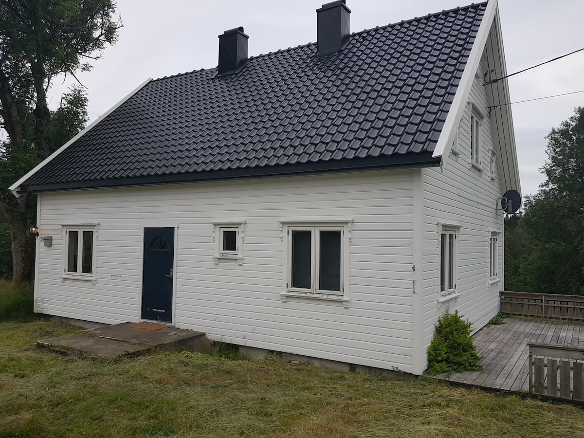 洛兰（ Loland ）、Øvrebø、Kristiansand、Dyreparken的房子