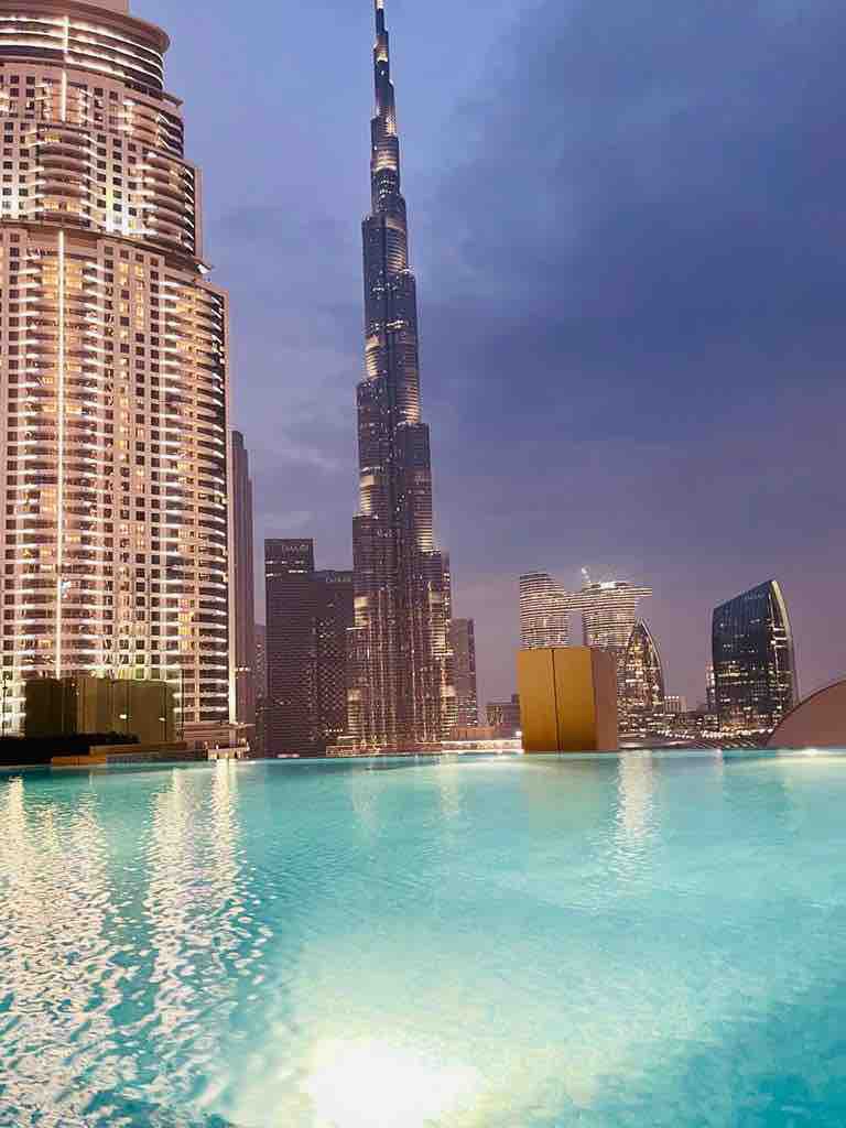 迪拜市中心令人惊叹的哈利法（ Burj Khalifa ）景观