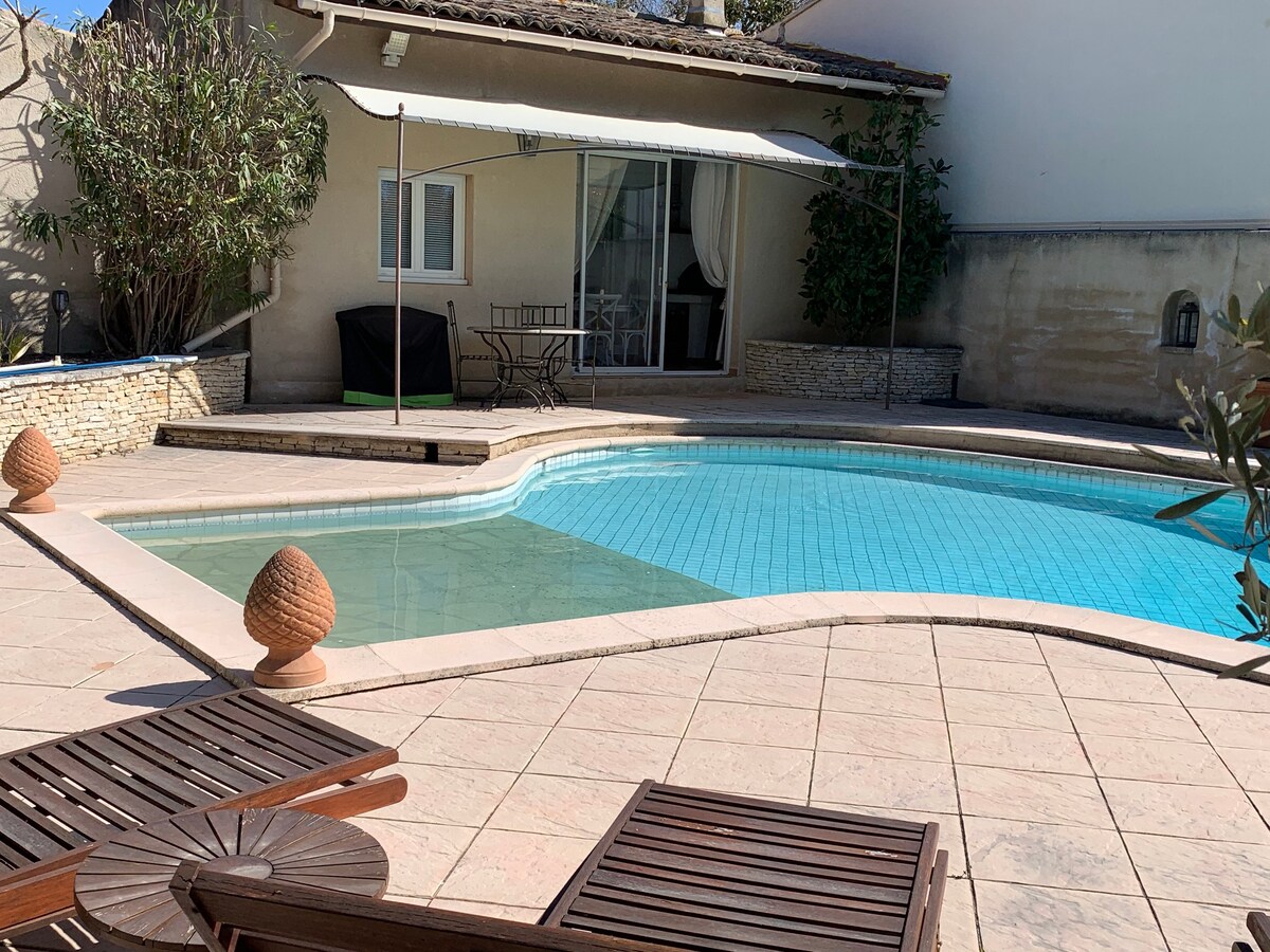 Coeur Provence logement attenant villa piscine
