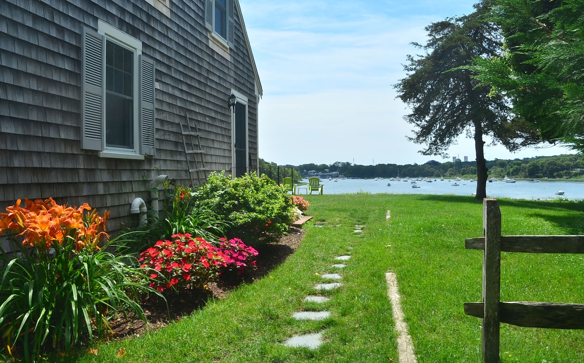 Cape Cod Cottage with Private Waterfront