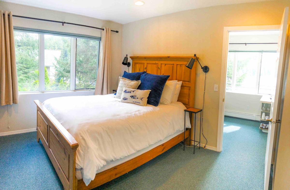 Waterfront Suite on Auke Lake