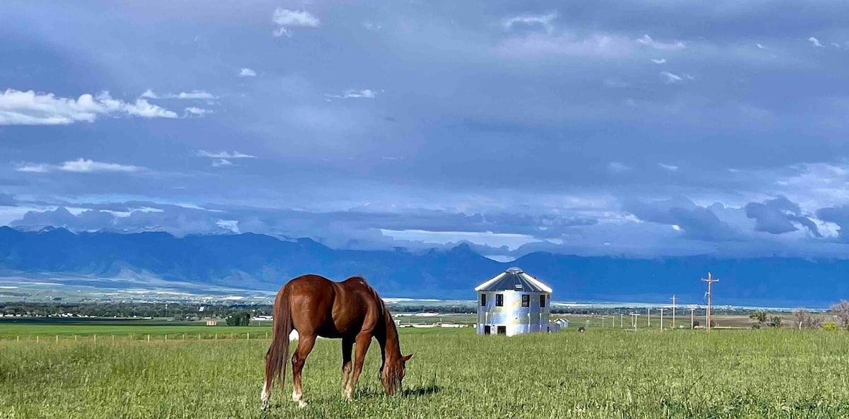 Sunrise Silo - Luxury silo near Bozeman, Montana.