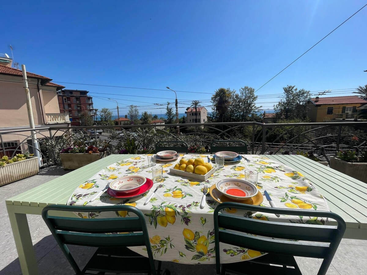 Casa Visconti ： 
Bordighera ，海景