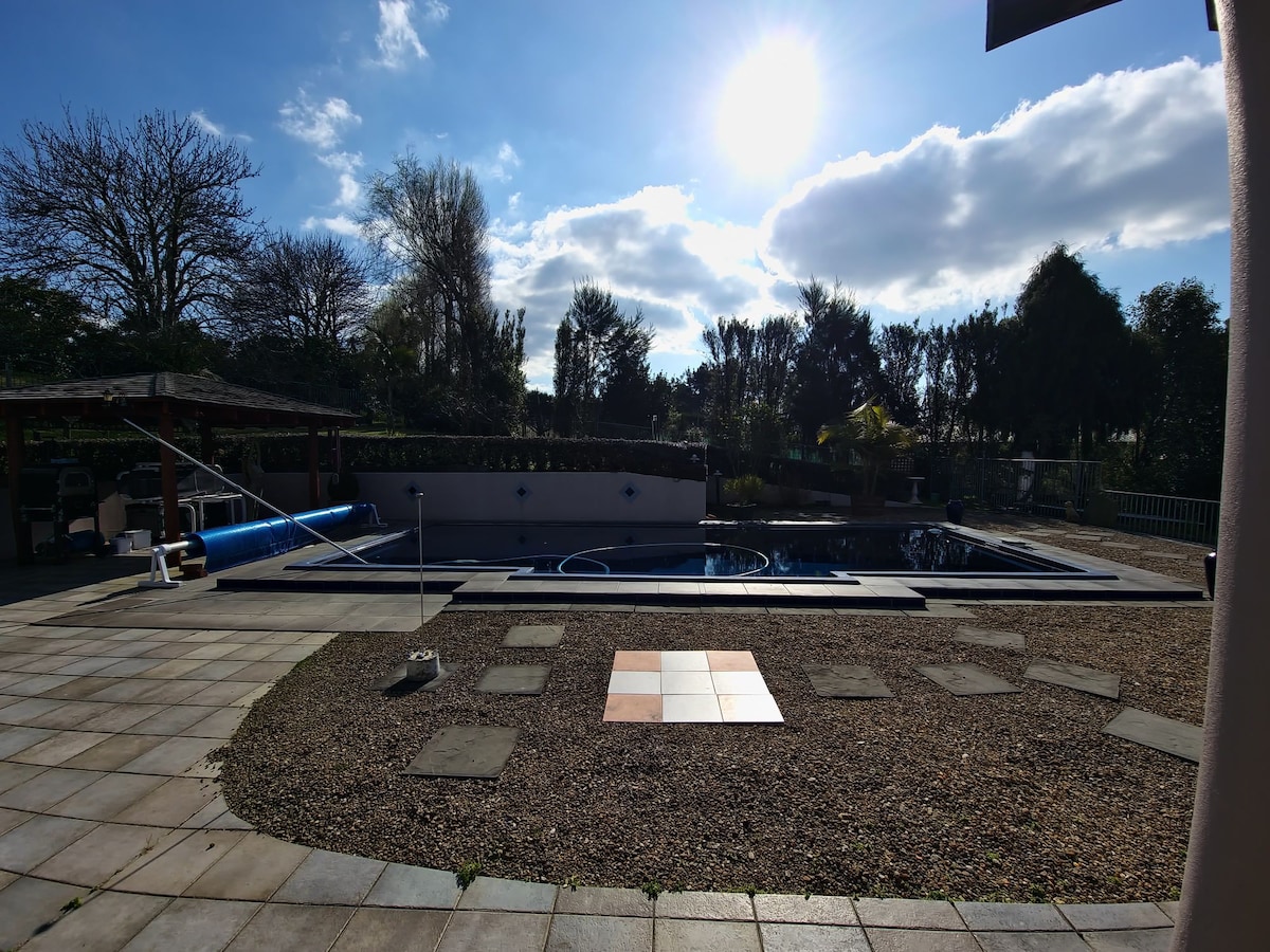 Rural Haven with Swimming Pool