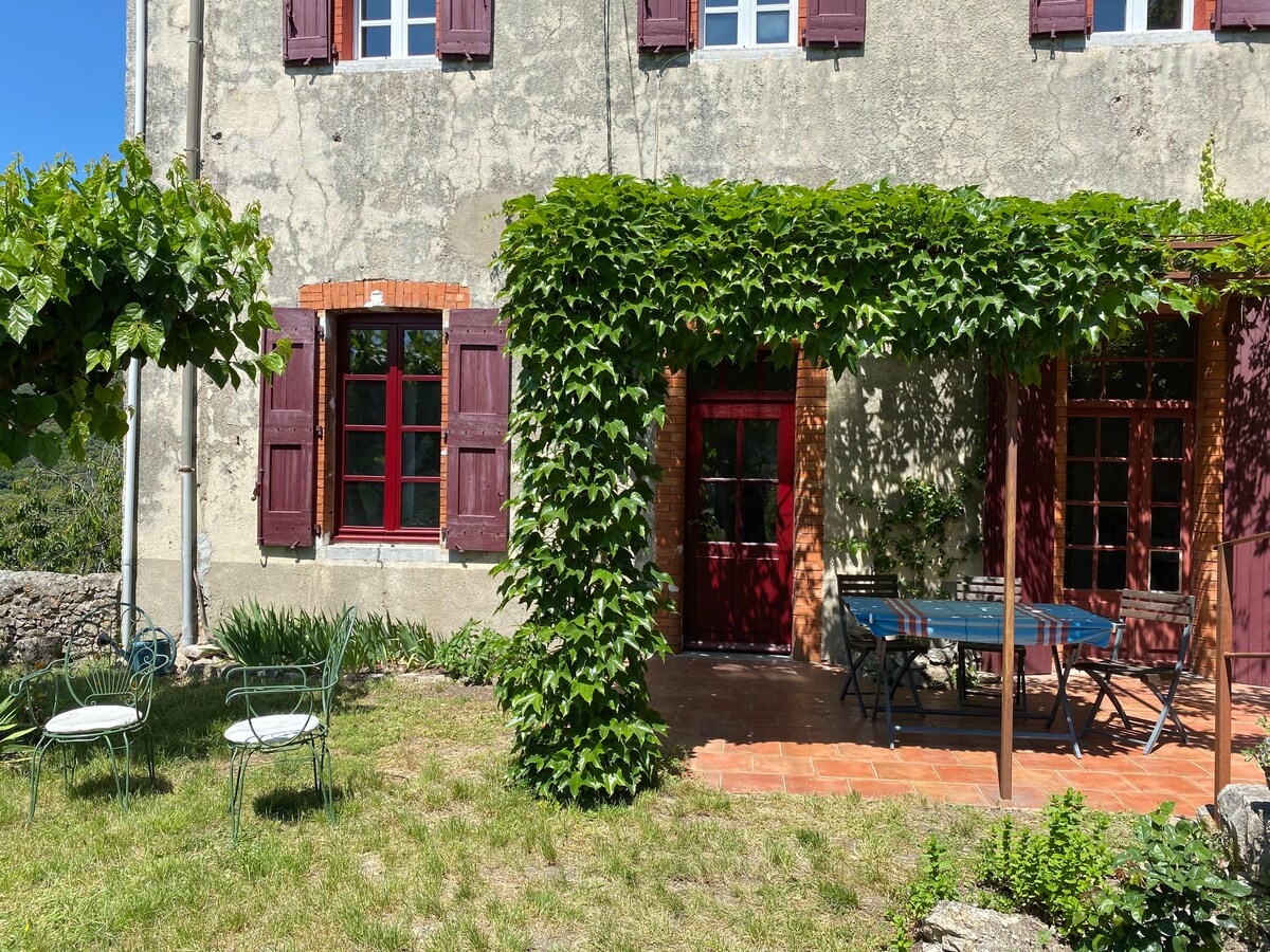 Maison en Cévennes, vue merveilleuse, très calme.