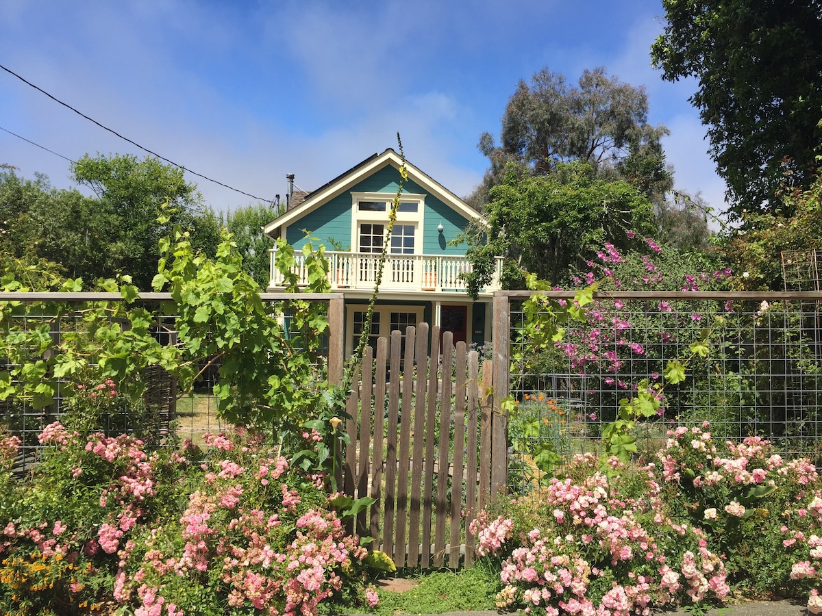 「Nest Out West」： Tranquil 3BR In Tomales Village