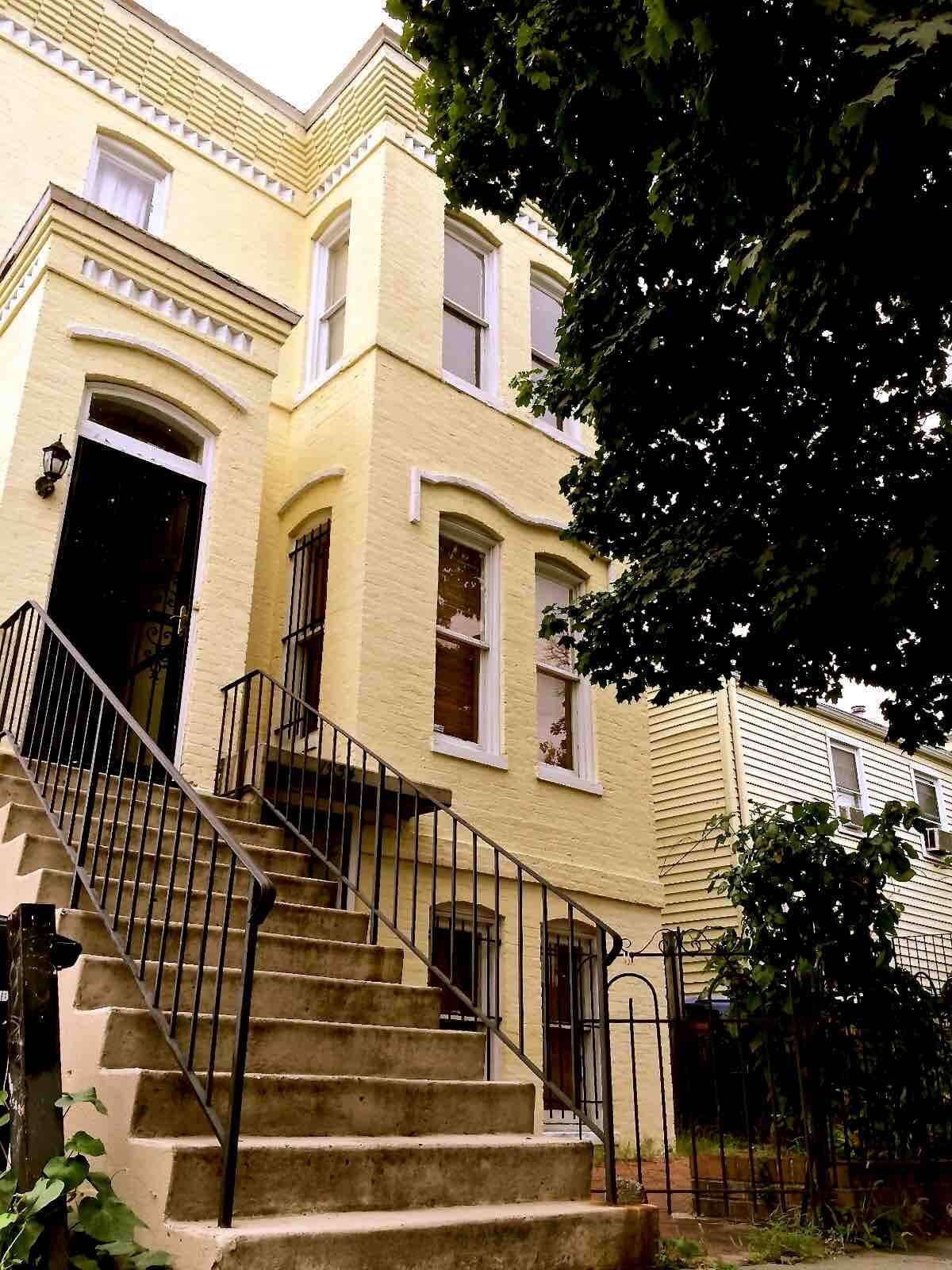 Two Floors row house in Shaw