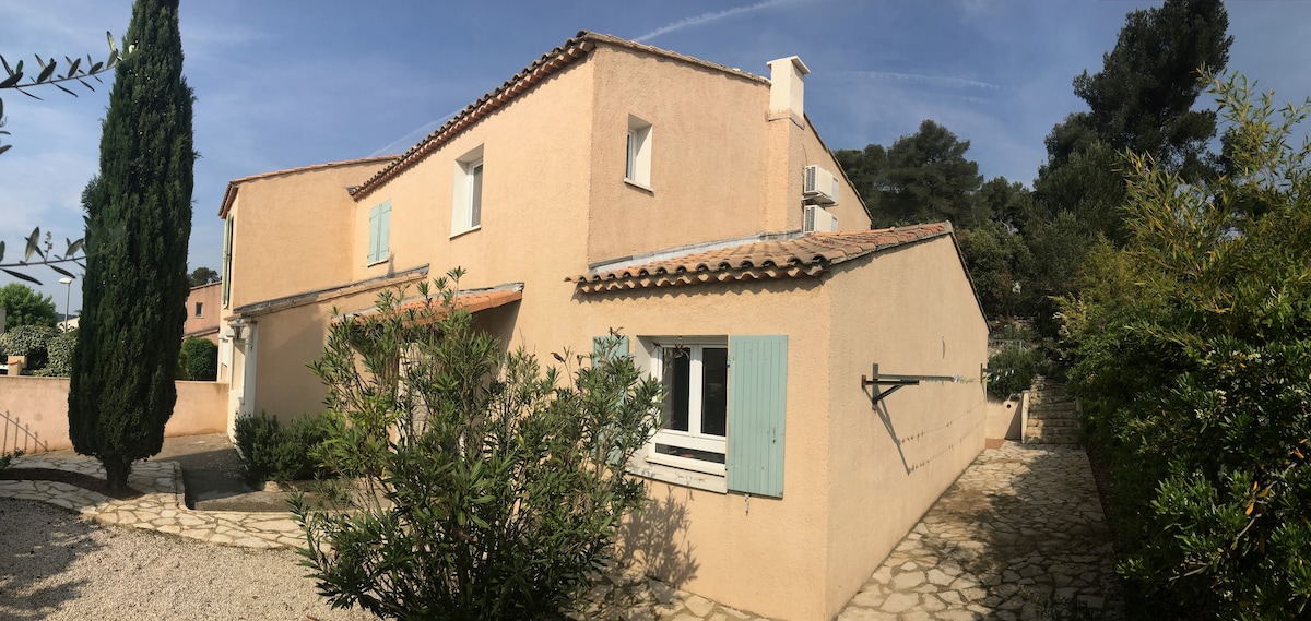 Pretty Provencal house距离普罗旺斯艾克斯（ Aix-en-Provence ） 15分钟车程