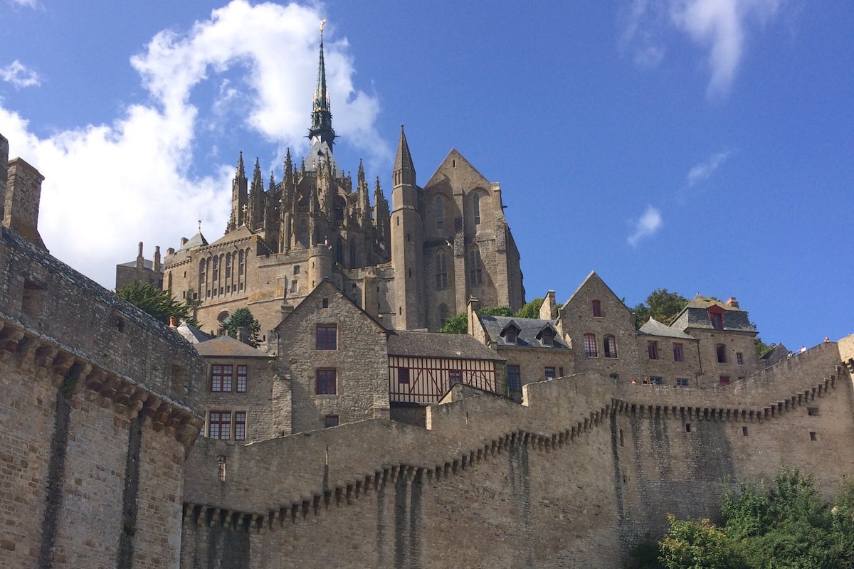 The Tête Noire Mont Saint-Michel intramuros