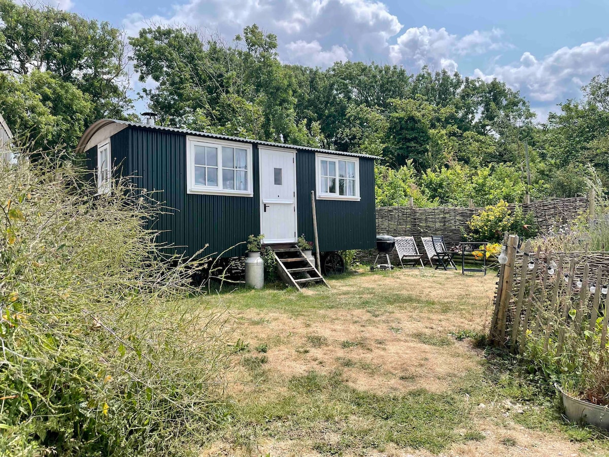 Harpstone Hut