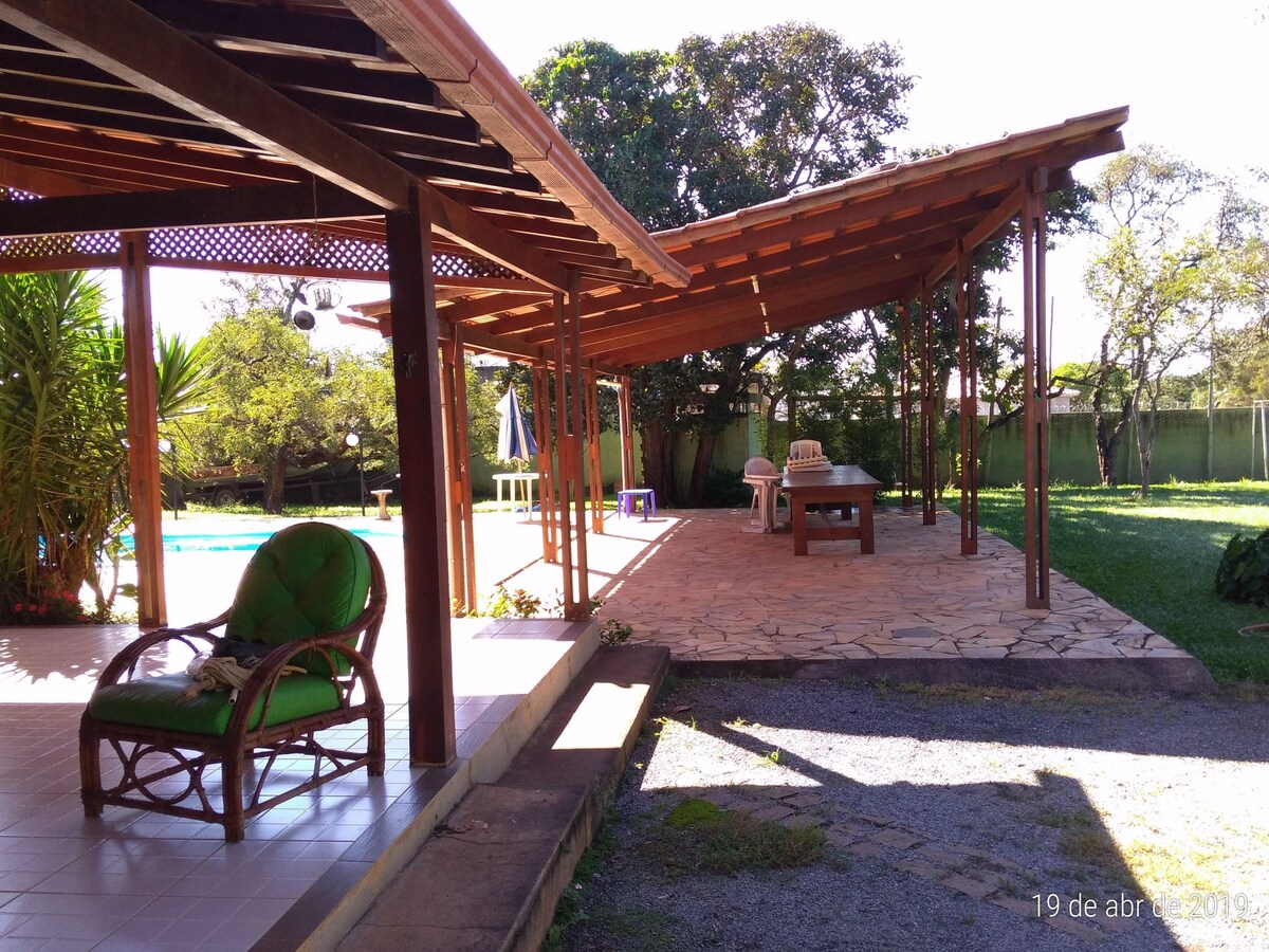 Casa Condomínio FURNASTUR: piscina churrasco etc