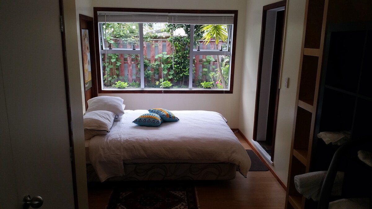 quiet room 3 mins walk from Kohi beach