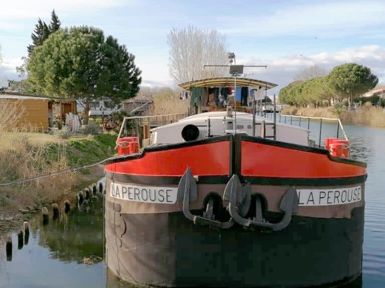 Insolite! Dormez à bord d'une péniche (pic avant)