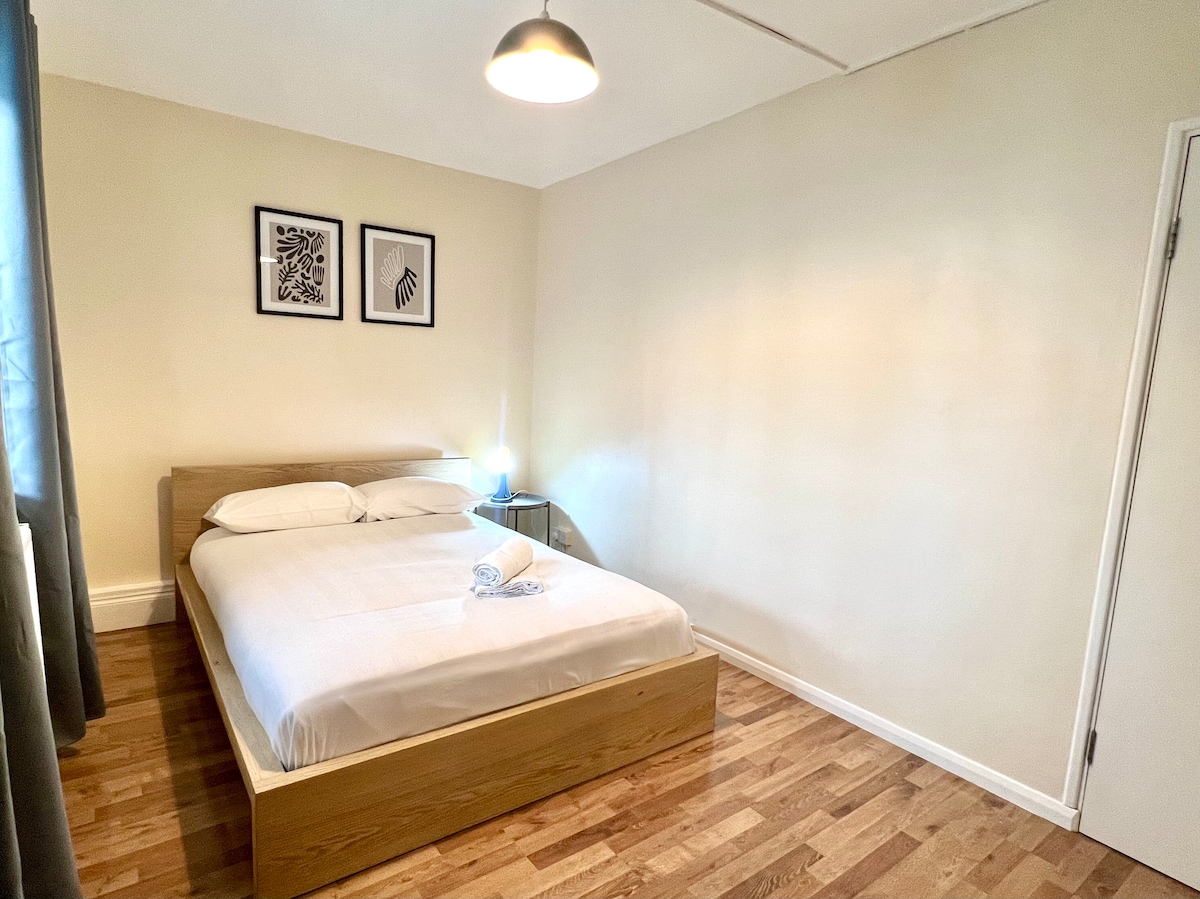 Cute comfy room Central London.