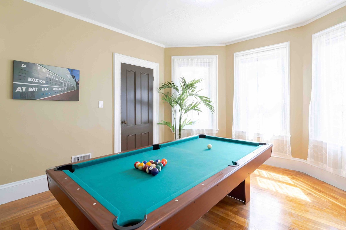 KING Suite, Pool+Ping-Pong, 1st Flr+Mins to Dwntwn