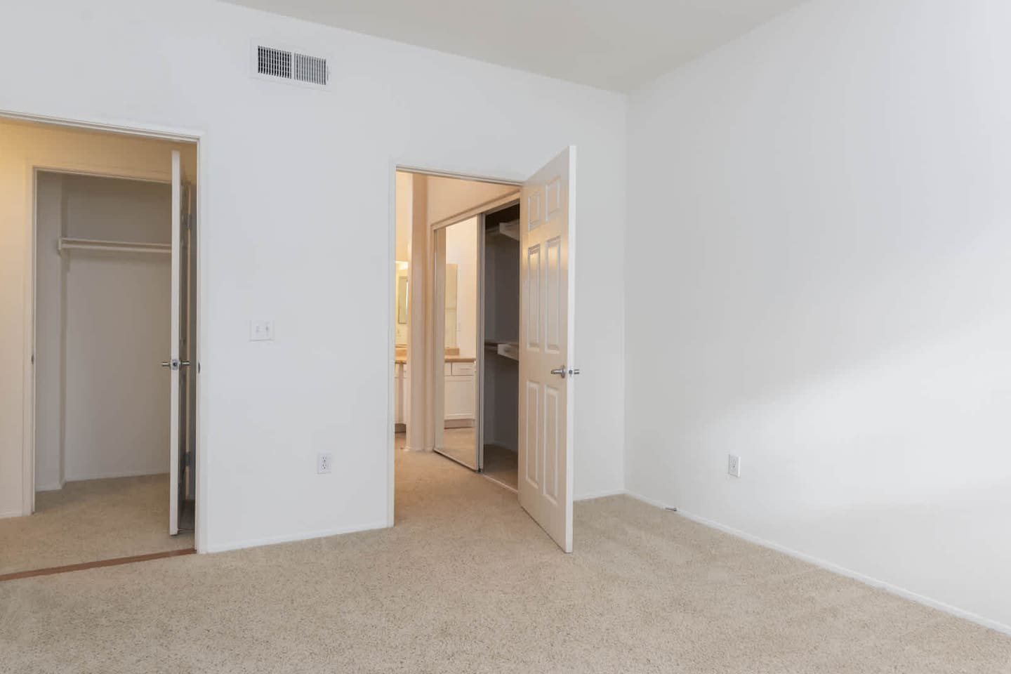 , an Airbnb-friendly apartment in San Diego, CA