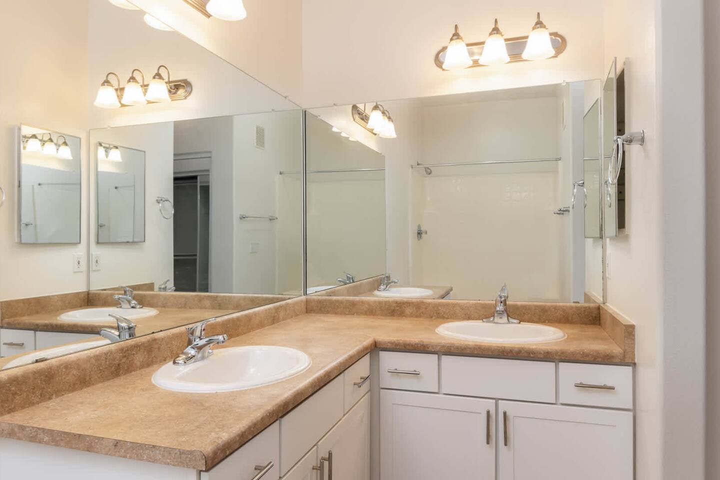 , an Airbnb-friendly apartment in San Diego, CA